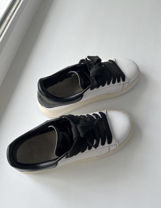 Кроссовки / кеды