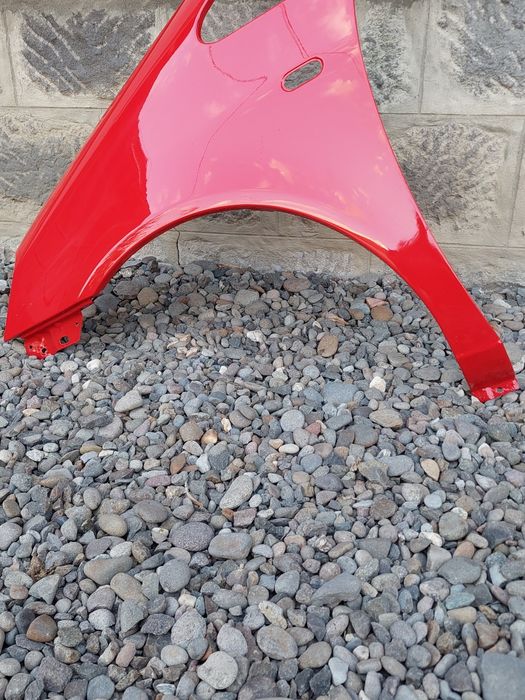 Aripa stanga fata rosu Ford Galaxy