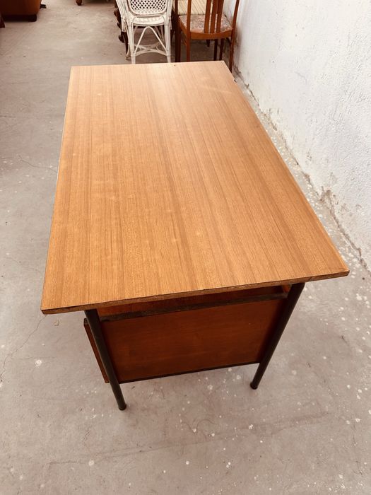 Винтидж италианско бюро Mid-Century Modern – 60/70-те години