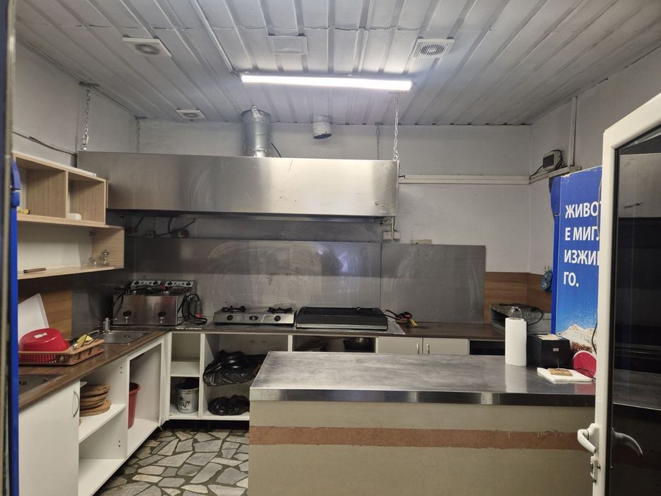 Дава се под наем Заведение в Пазарджик, Идеален център - 200 кв.м за 663 € - Снимка #9