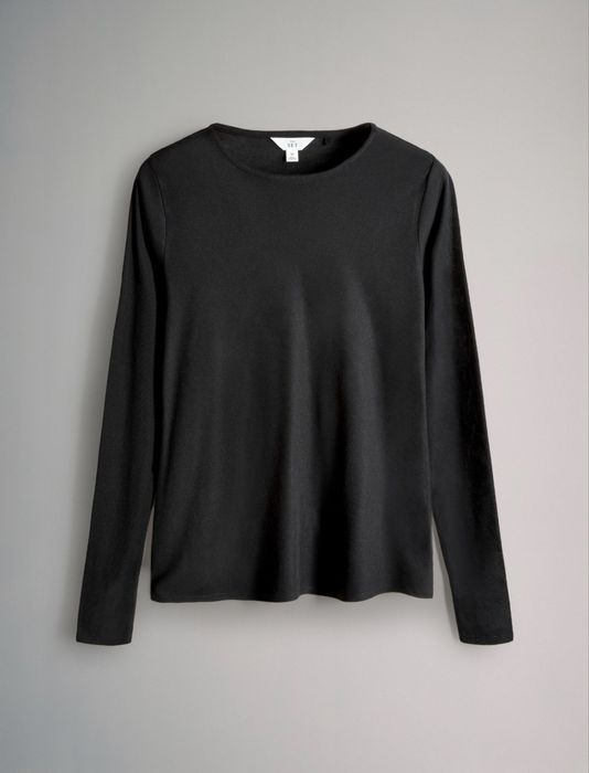 NEXT. Базовый лонгслив.