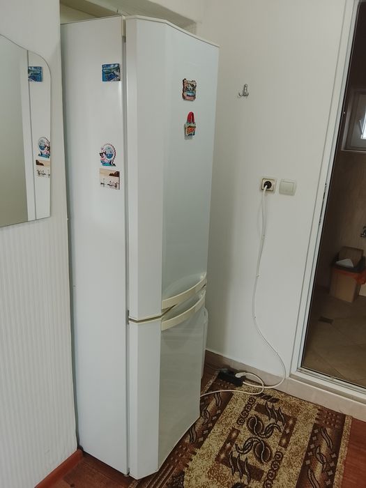 Хладилник с фризер