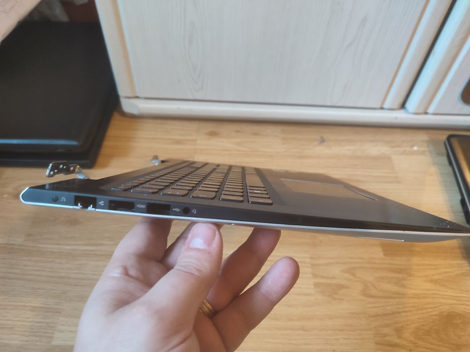 Carcasa de Jos Completa cu Tastatura și Balamale - Lenovo U530 Touch