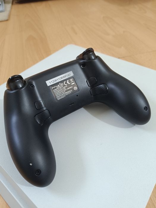 Playstation 4 Slim  - Glacier White (Modat)