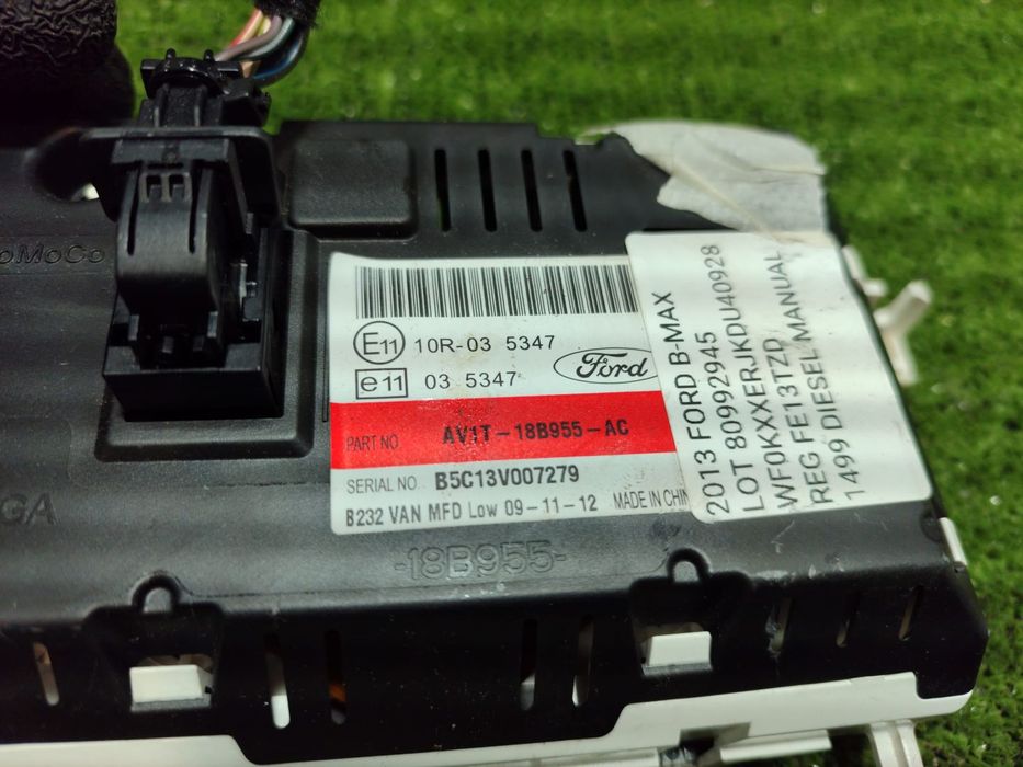 DISPLAY NAVIGATIE / MEDIA FORD B-MAX ZETE 2013 1.5 DIESEL COD OEM AV1T-18B955-AC / B5C13V007279 / Monovolum Compact 2012-2017