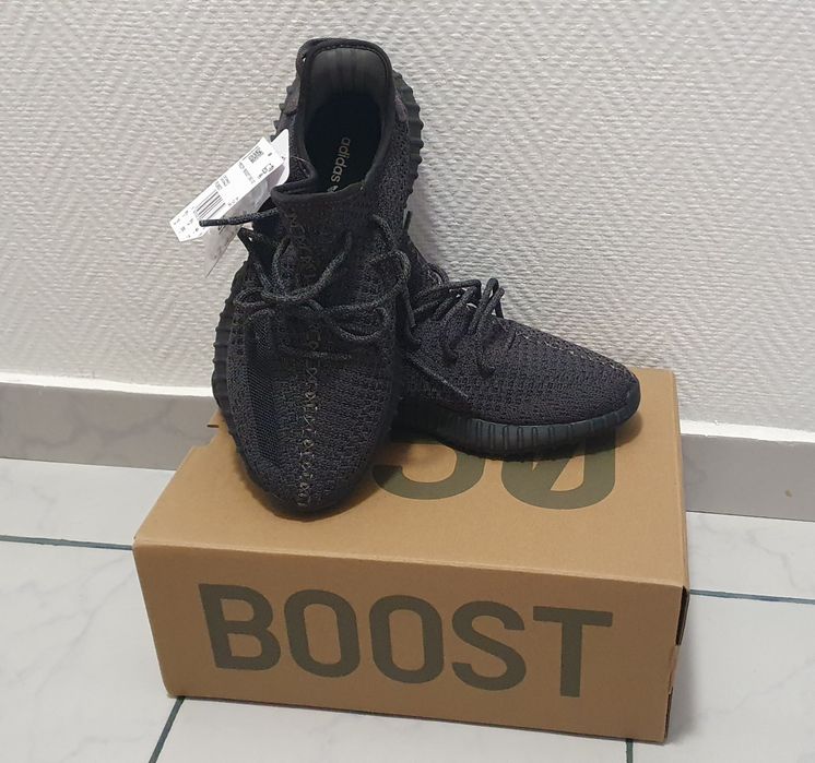 yeezy 350 v2 negri