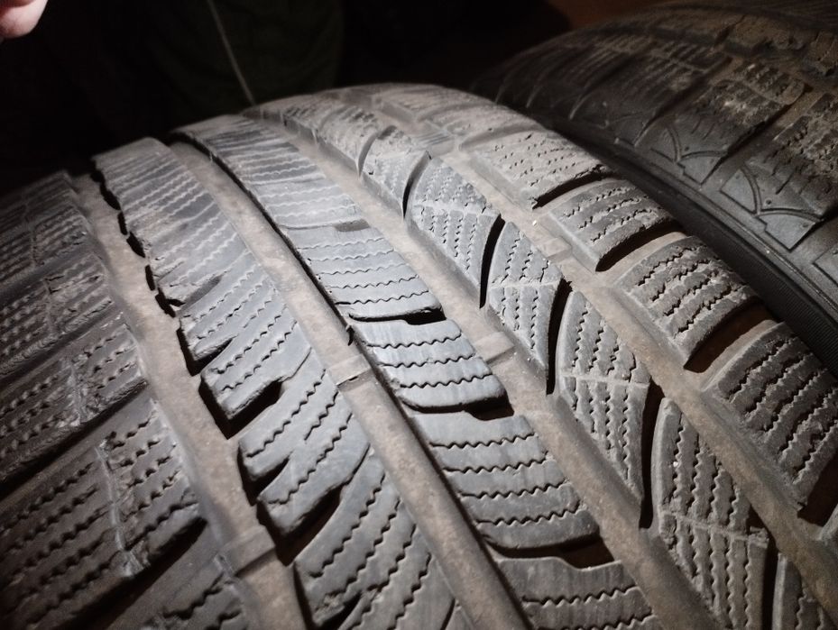 225/40/18 зимни 2бр.