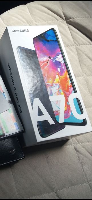 Телефон Samsung A70
