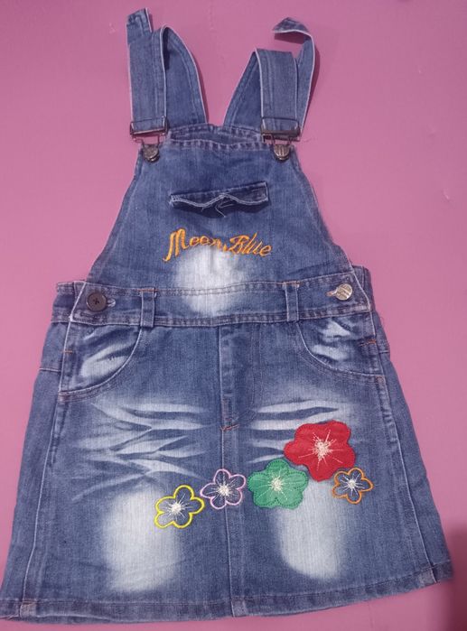 Сарафан женсий мактаб учун хам бор. Уч ҳил.