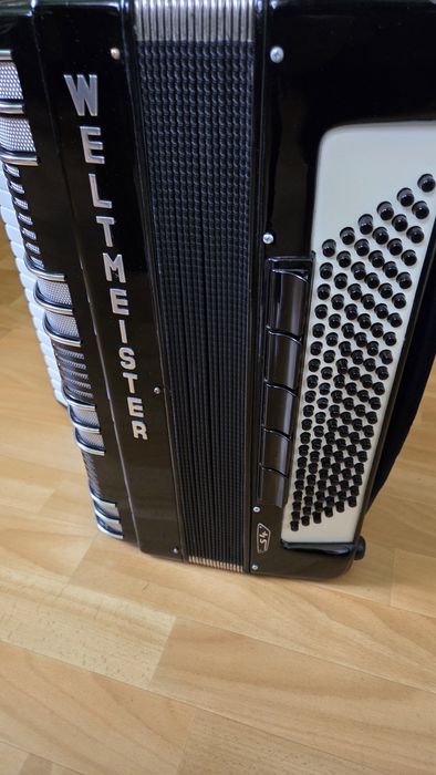 Акордеон  Weltmeister S4