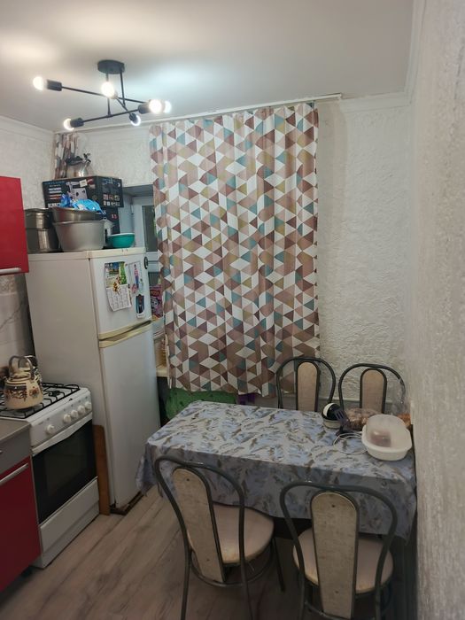 Продам двух комнатную  квартиру