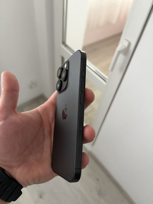 Продава се Iphone 16 Pro