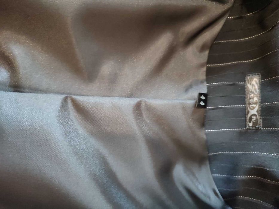 Дамско черно сако на райета