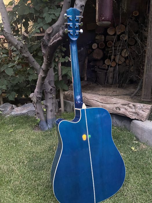 Акустическая гитара