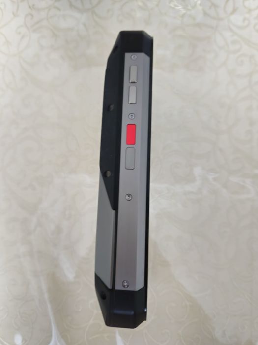 Продам Смартфон Танк 3