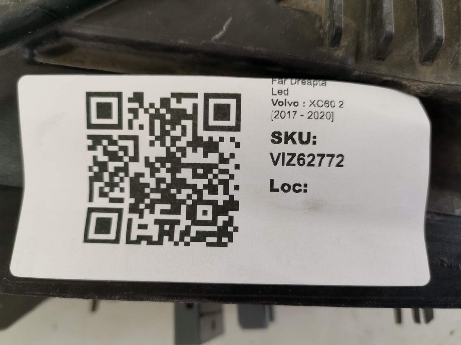 Десен фар Led Волво ХЦ60 / Volvo XC60 2 [ - ] Оригинален Повреден
