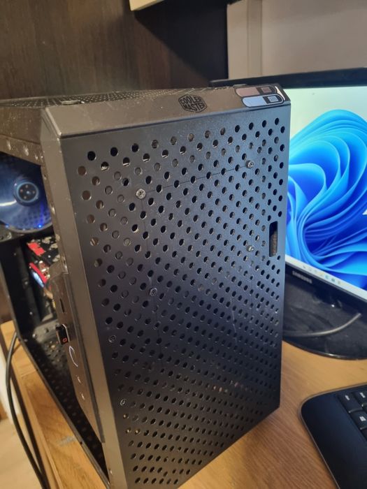 Pc gaming i5-7500 ,gtx 970 4g 256 biti ssd 120 gb +  cadou un monitor samsung