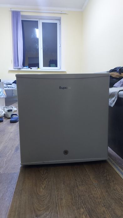 Маленький холодильник