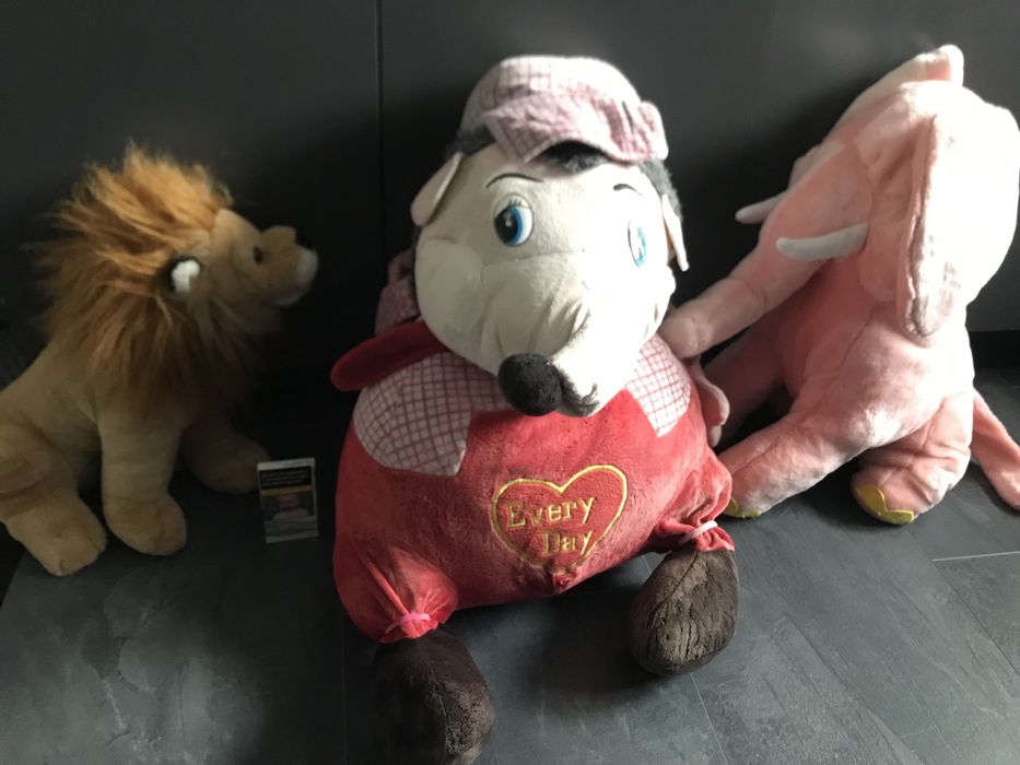 Чувал с големи плюшени играчки