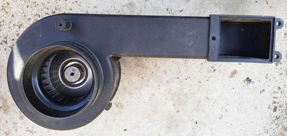 Trumavent 12 V sau 220 V, pentru rulote, autorulote, etc