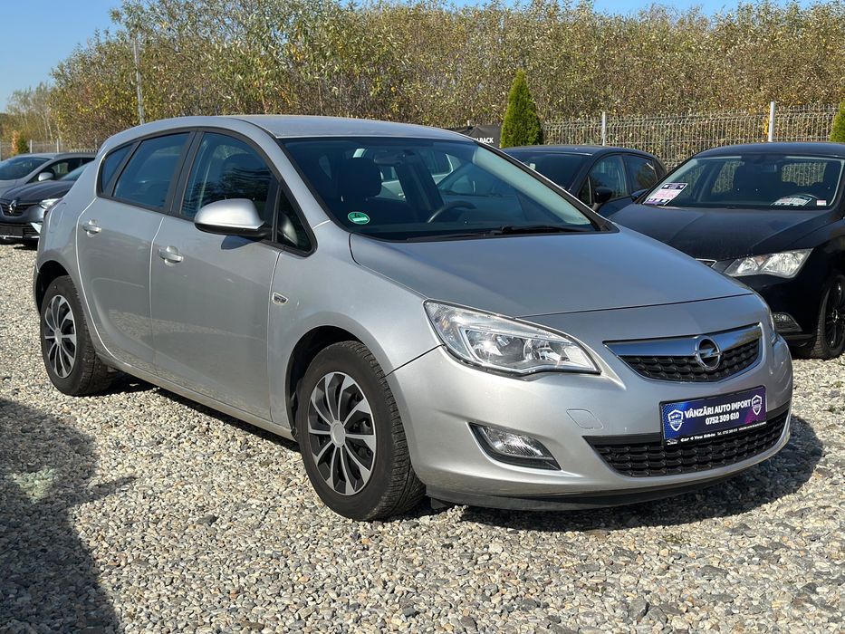Opel astra J 1.6i Garantie Rate