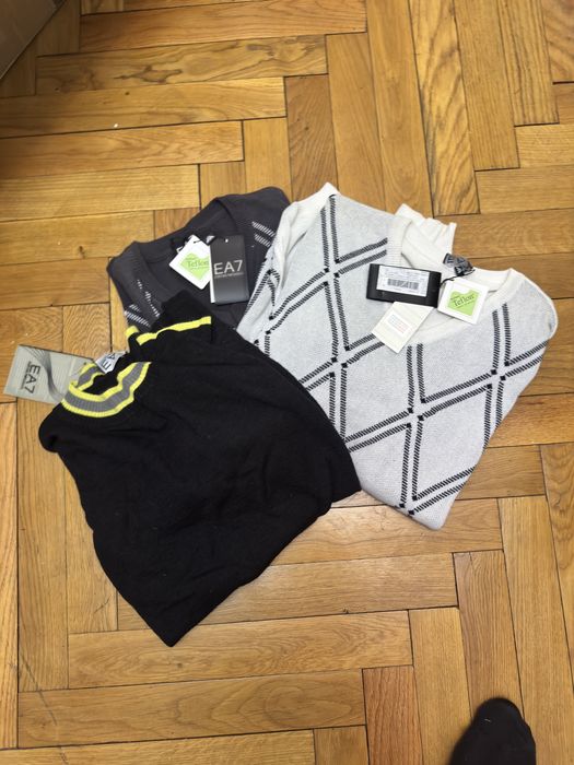 Stoc haine iarna noi cu eticheta (blugi,sacouri,pulovere)