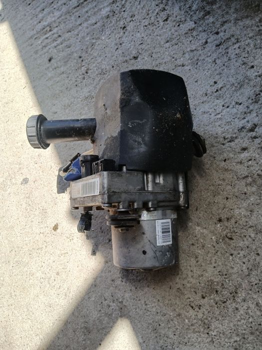 Помпа за сервоуправление Peugeot 407 2010г. 9670302280