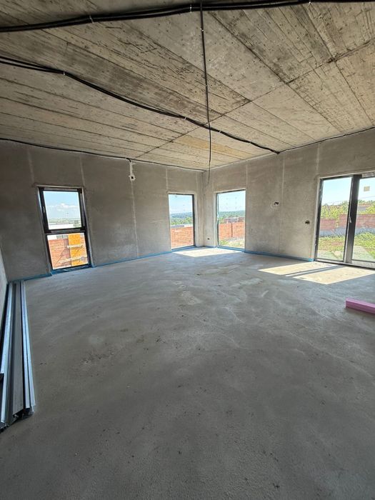 Casa Premium  Teren 500 mp Front Dublu str Soarelui  zona de dealuri