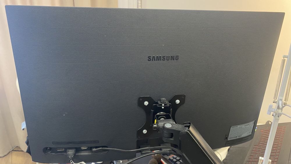 Монитор Samsung 27’’ IPS FHD (S27C330GA) + кронштейн