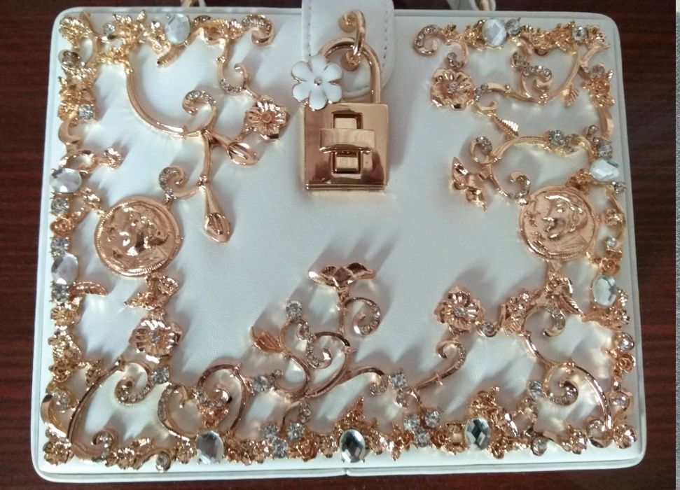 Елегнатна дамска чанта, подарък за жена, чанта за бал или сватба