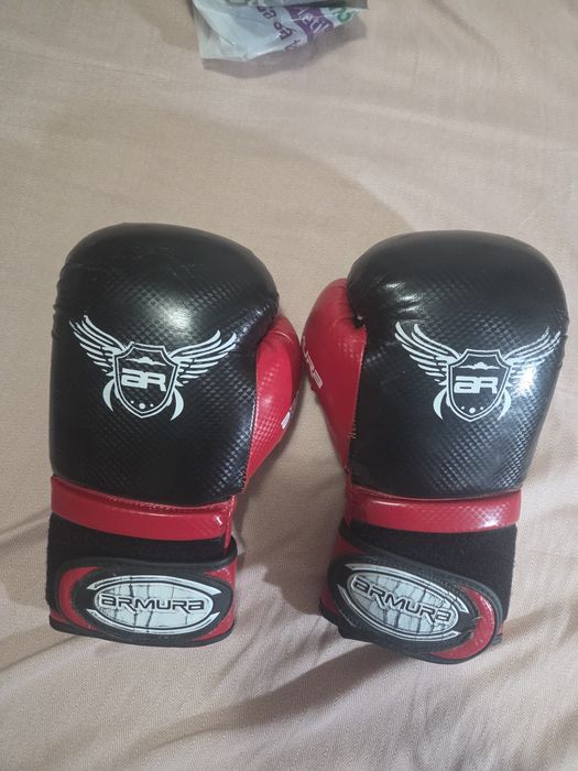 Mănuși armura de box