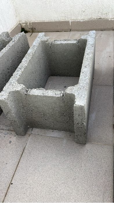 Boltari din beton cu latime de 10 cm x22h x50 Lungime
