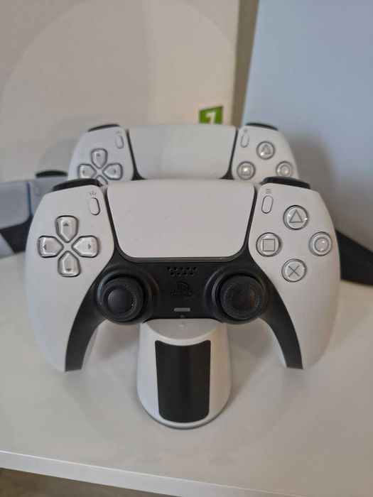 Consola PS5 Disk Edition cu 2 Controllere, Docker incarcare + Cablu 8K