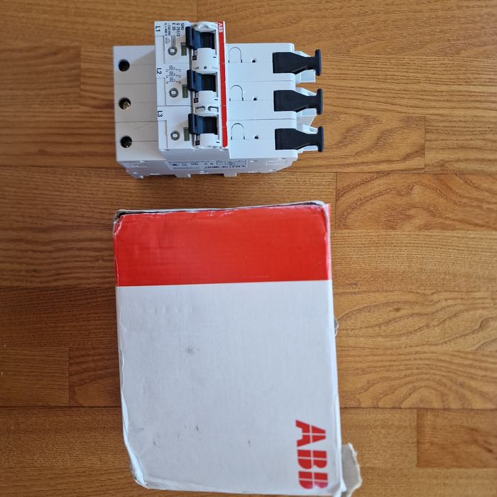 Sigurantă,intrerupator ABB S751/3-E35  Disjunctor Principal Nou