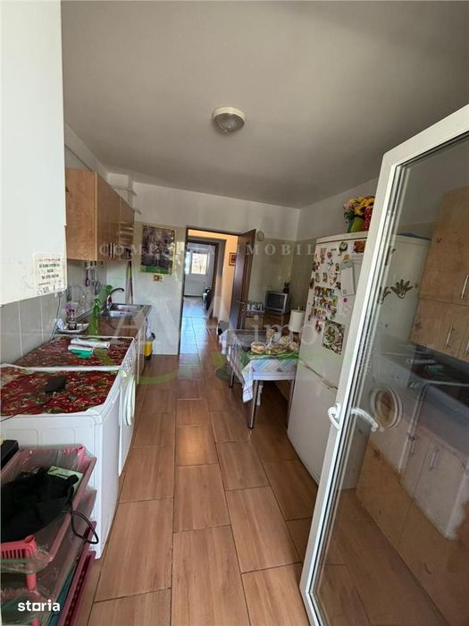 Apartament 3 camere decomandat, Zona Mioritei