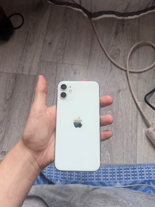 iphone 11 128гб акб 80 коробка есть