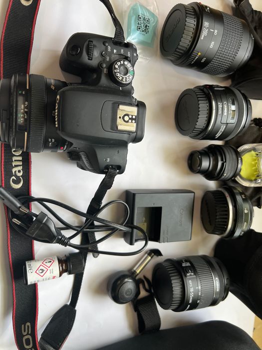 Canon EOS 800D+обективи+аксесоари