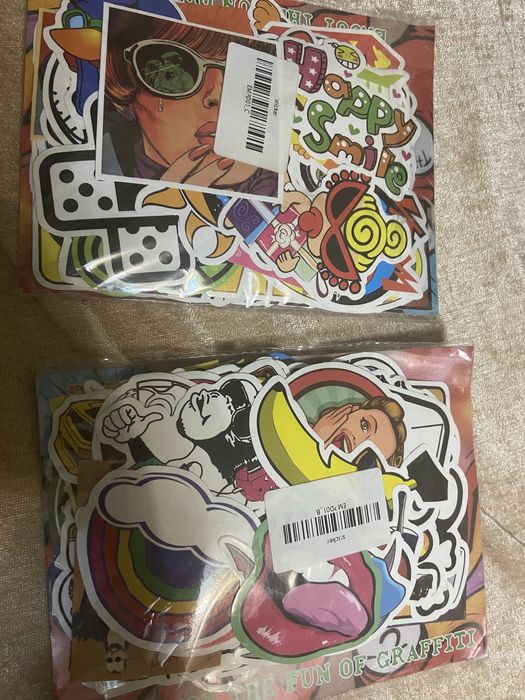 Наклейки/стикеры, 100 шт в каждой пачке.