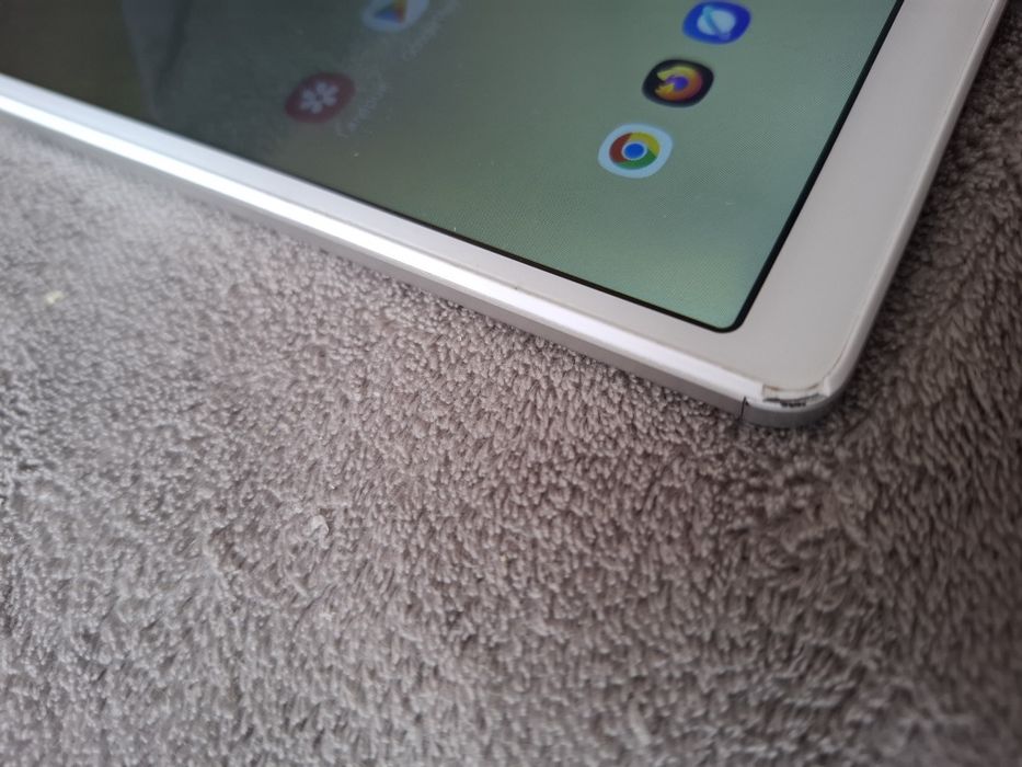 Продавам таблет Samsung  А7 lite.SM-T225.