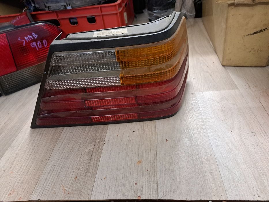 Оригинален стоп Mercedes 124
