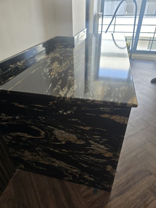 Glafuri, blaturi, trepte, pardoseli din marmură și granit