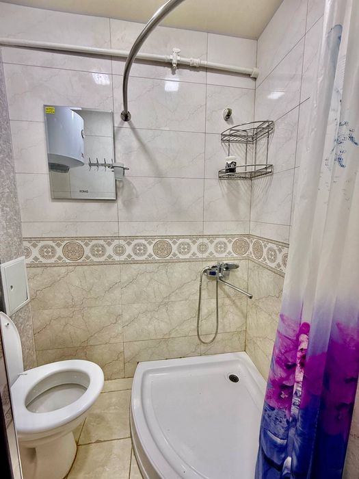 Ijaraga kvartira beriladi Aziz bozor olda 1 xona 1 etaj