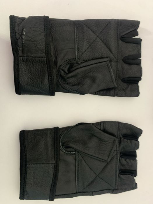 Перчатка сатылады