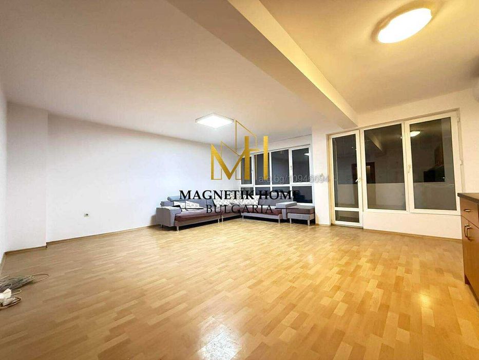 Просторен НЕОБЗАВЕДЕН тристаен до у-ще Иван Вазов в ж.к. Възраждане