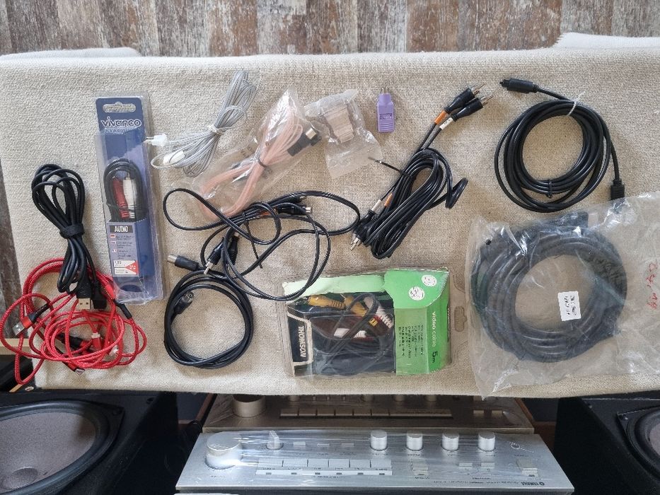 Pachet dif cabluri Audio Video,etc. Perfecta stare.