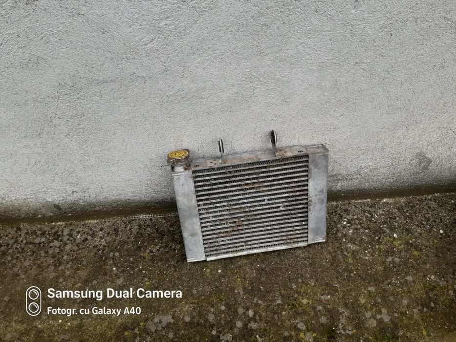Vând radiator de ateveu bombardier de 200 an stare foarte bună