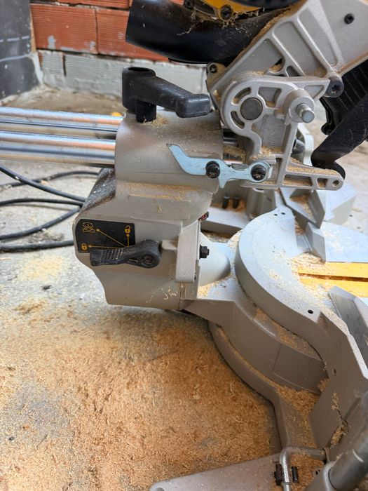Dewalt DW717XPS-LX 1675W Циркуляр пендула на 110v
