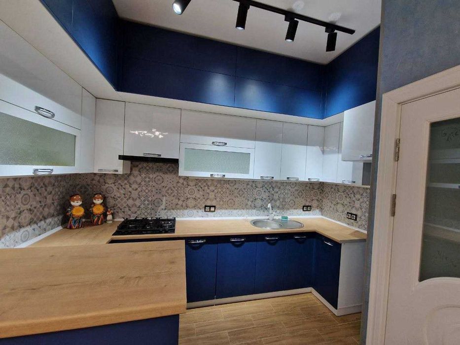 СДАЕТСЯ В АРЕНДУ ДОМ!5-комнат,300м2|ул.Педагогическая  США