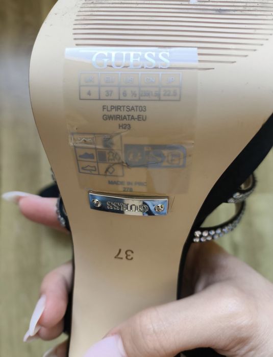 Дамски сандали Guess