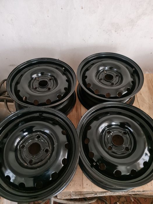 Диска.  Размер.  15. Сатилади